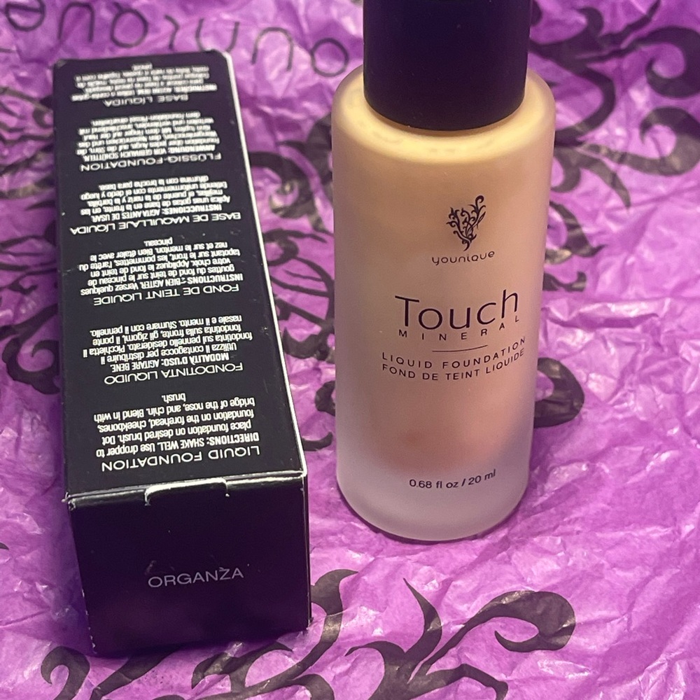 Younique liquid foundation- organza